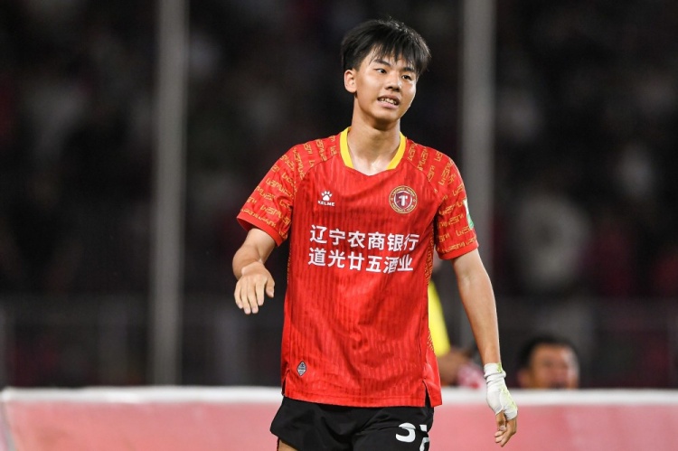 好消息！苗原：铁人18岁高中锋张家鸣获得伯恩利U21队试训邀请