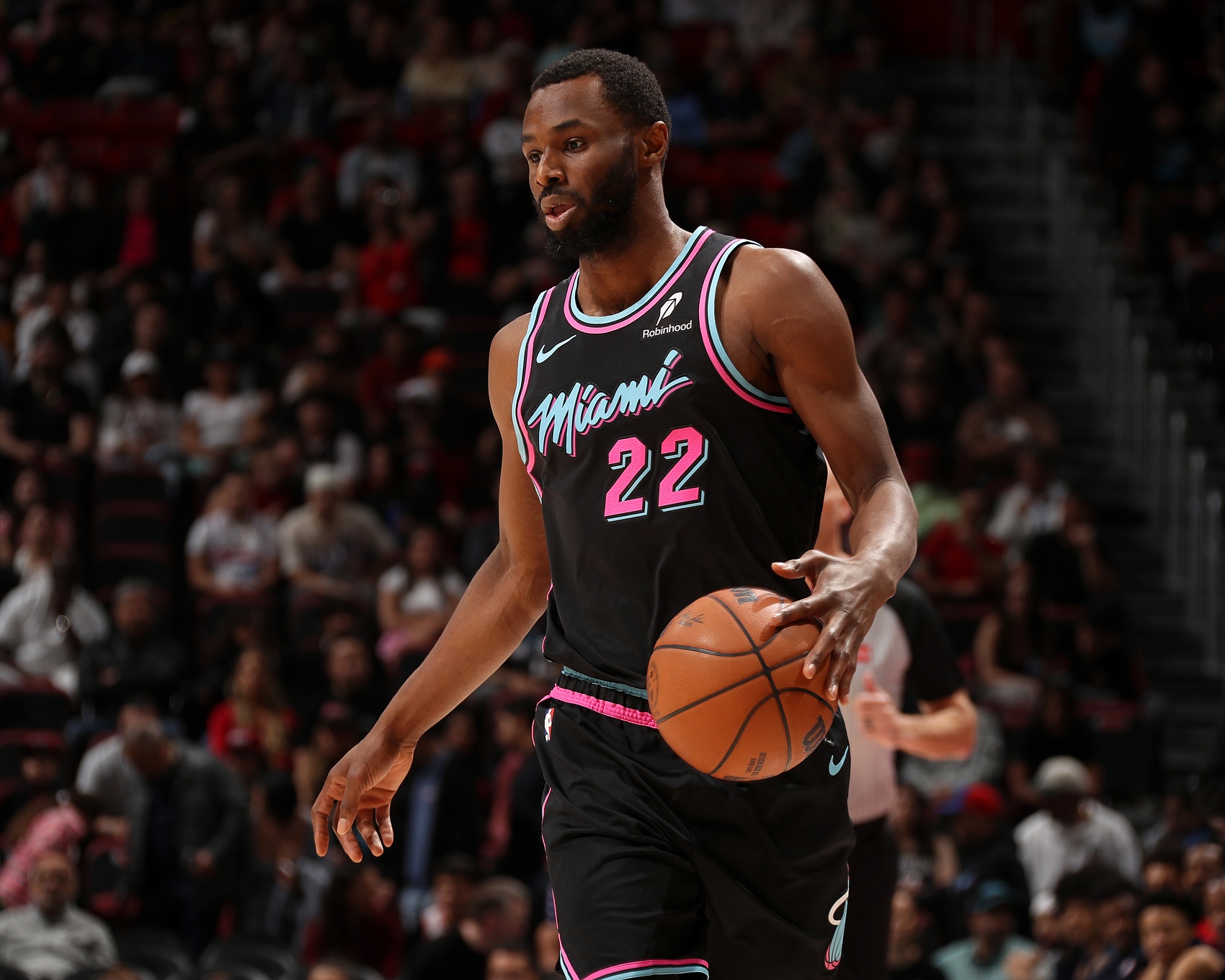 kaiyun-开云（中国）官方网站_KAIYUN SPORTS-首节8分半场不得...维金斯半场拿到10分5板3助 正负值高达+22！